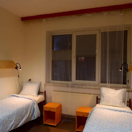 Turgenevova - Olomoucka A Parkovani Hostel *
