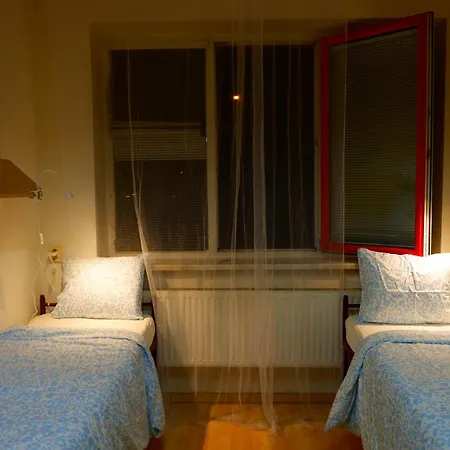 Turgenevova - Olomoucka A Parkovani Hostel Brno