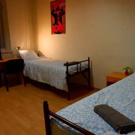 Turgenevova - Olomoucka A Parkovani Ostello