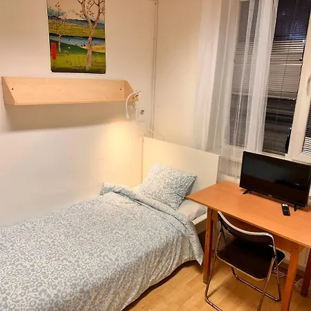 Turgenevova - Olomoucka A Parkovani Ostello *