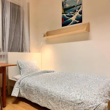 Hostel Turgenevova - Olomoucka A Parkovani *